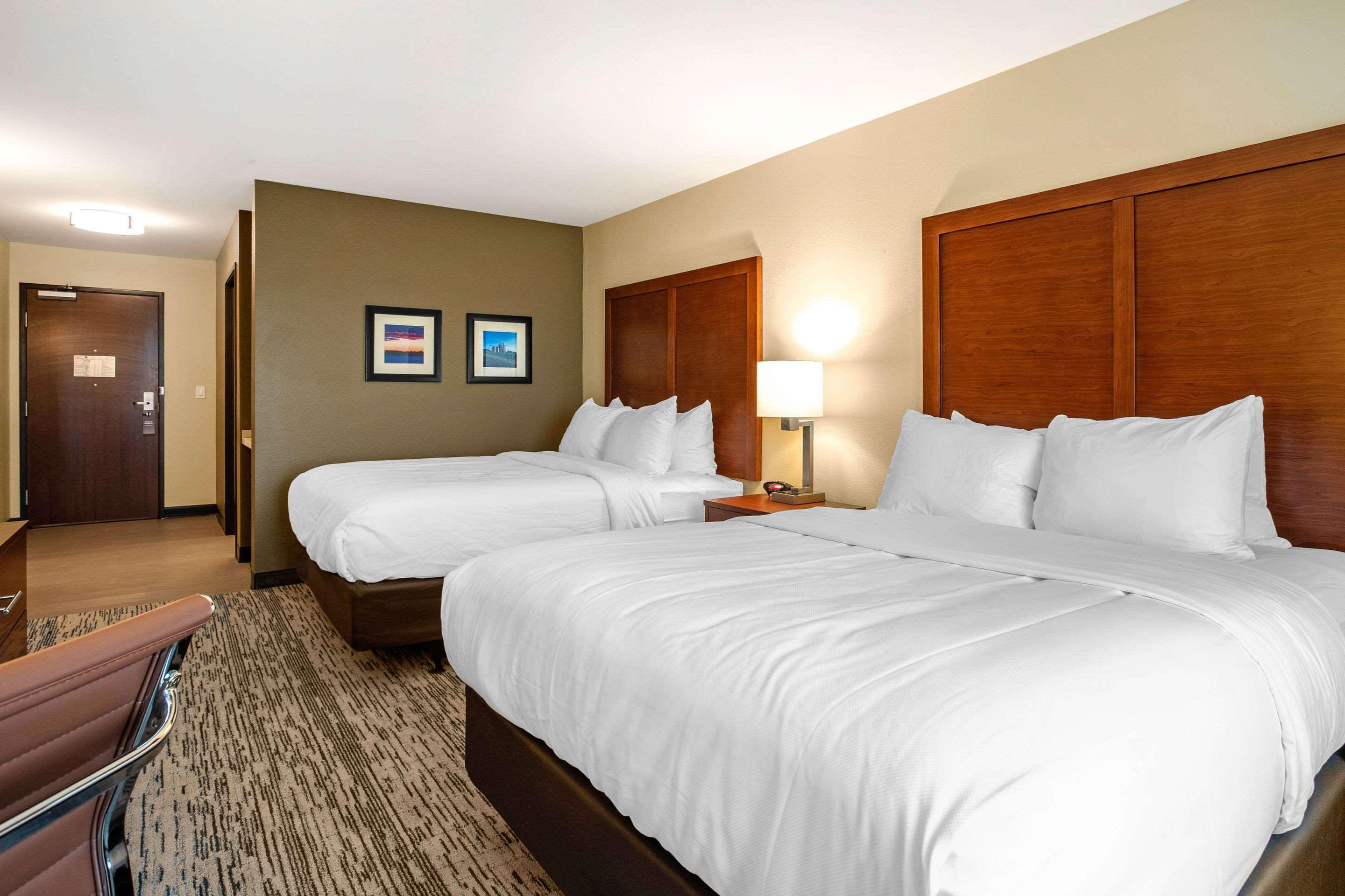 Comfort Inn & Suites Ames Near Isu Campus Екстер'єр фото
