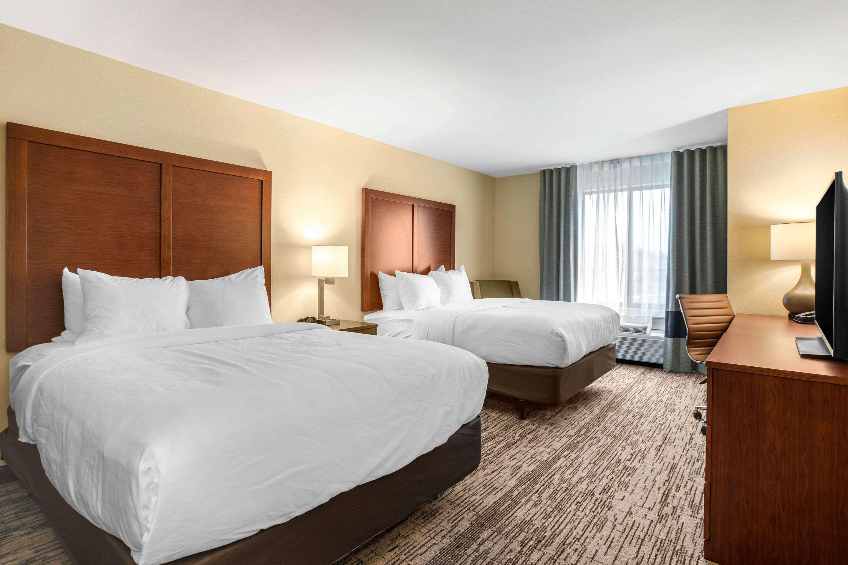 Comfort Inn & Suites Ames Near Isu Campus Екстер'єр фото
