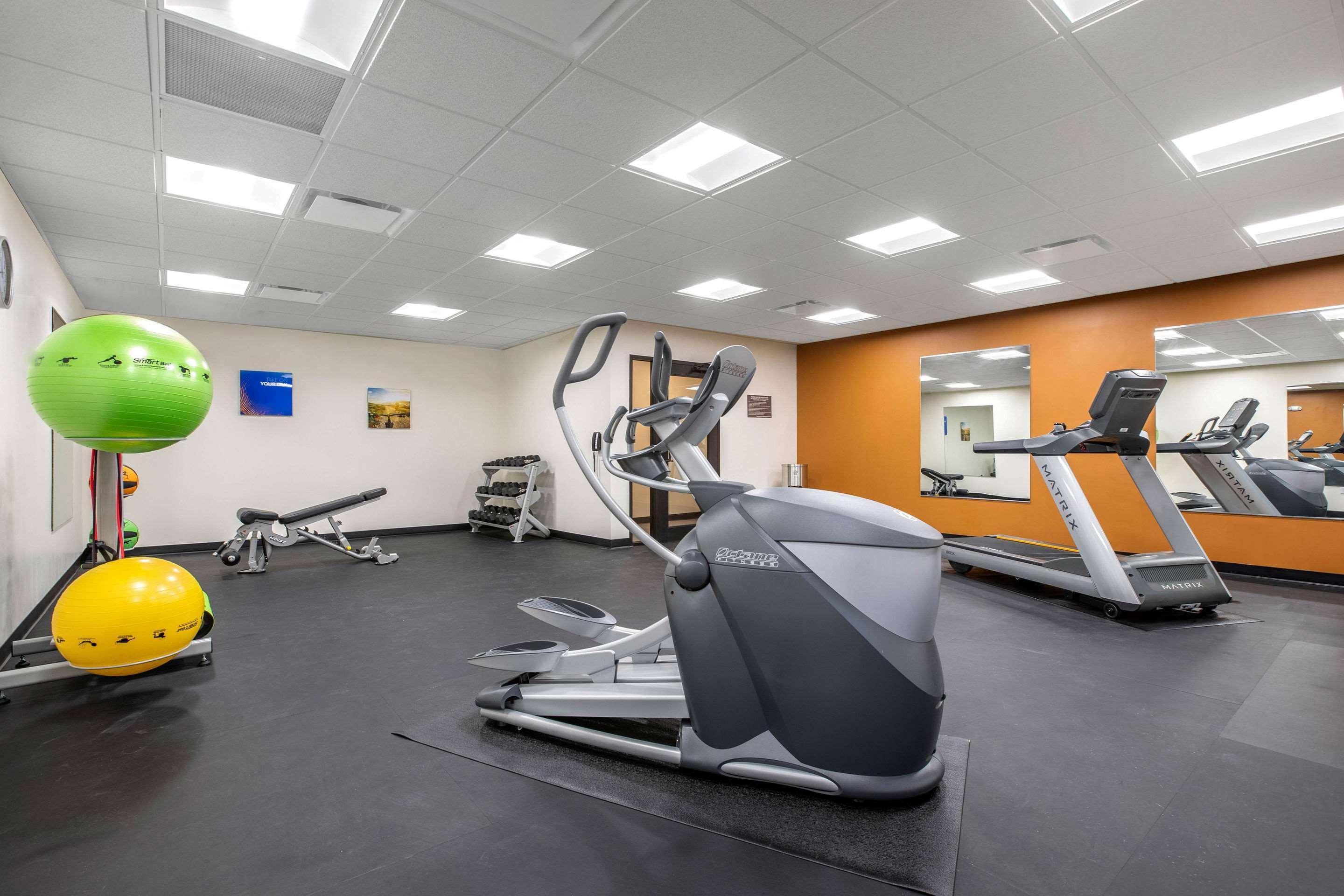 Comfort Inn & Suites Ames Near Isu Campus Екстер'єр фото