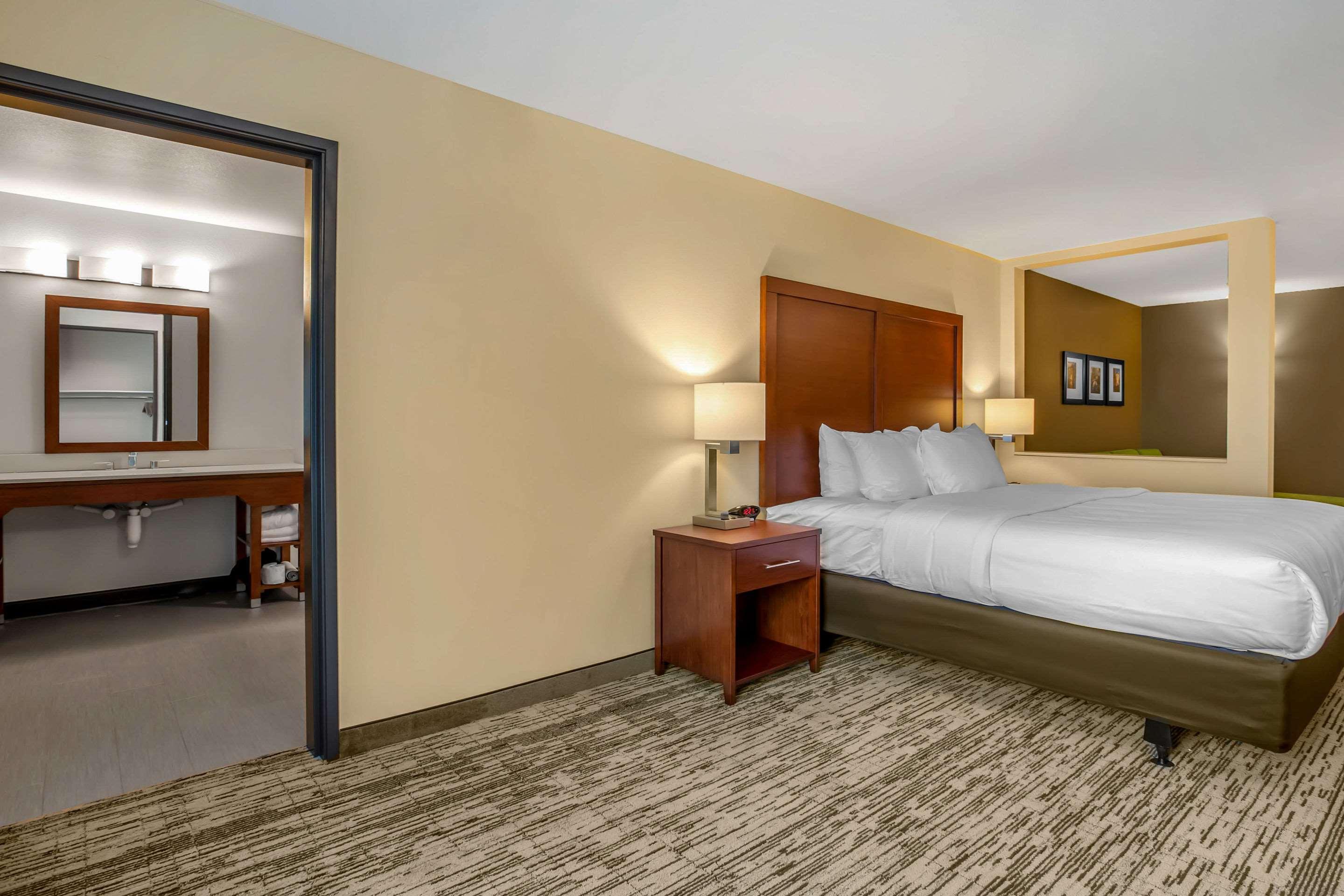 Comfort Inn & Suites Ames Near Isu Campus Екстер'єр фото