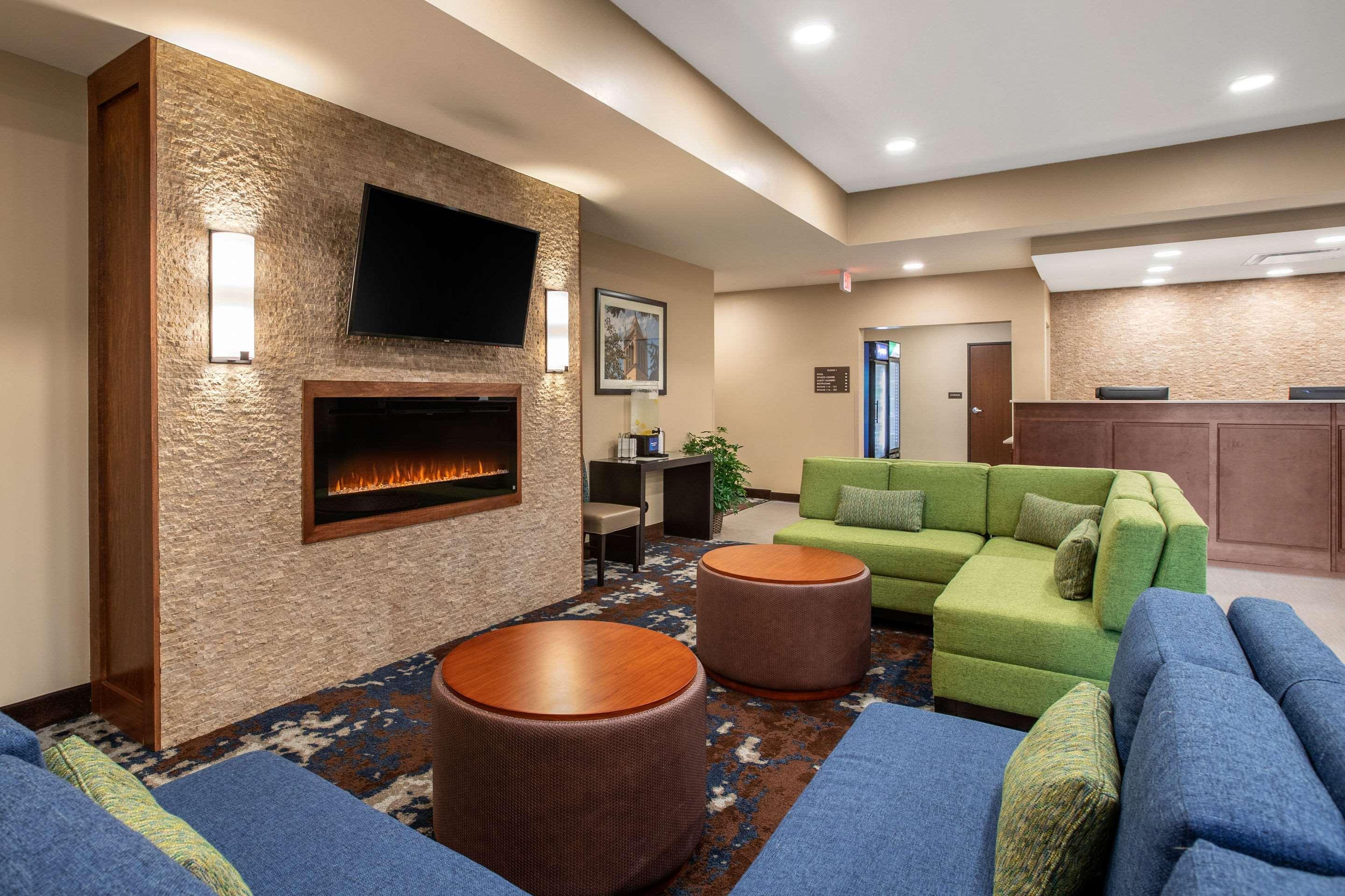 Comfort Inn & Suites Ames Near Isu Campus Екстер'єр фото