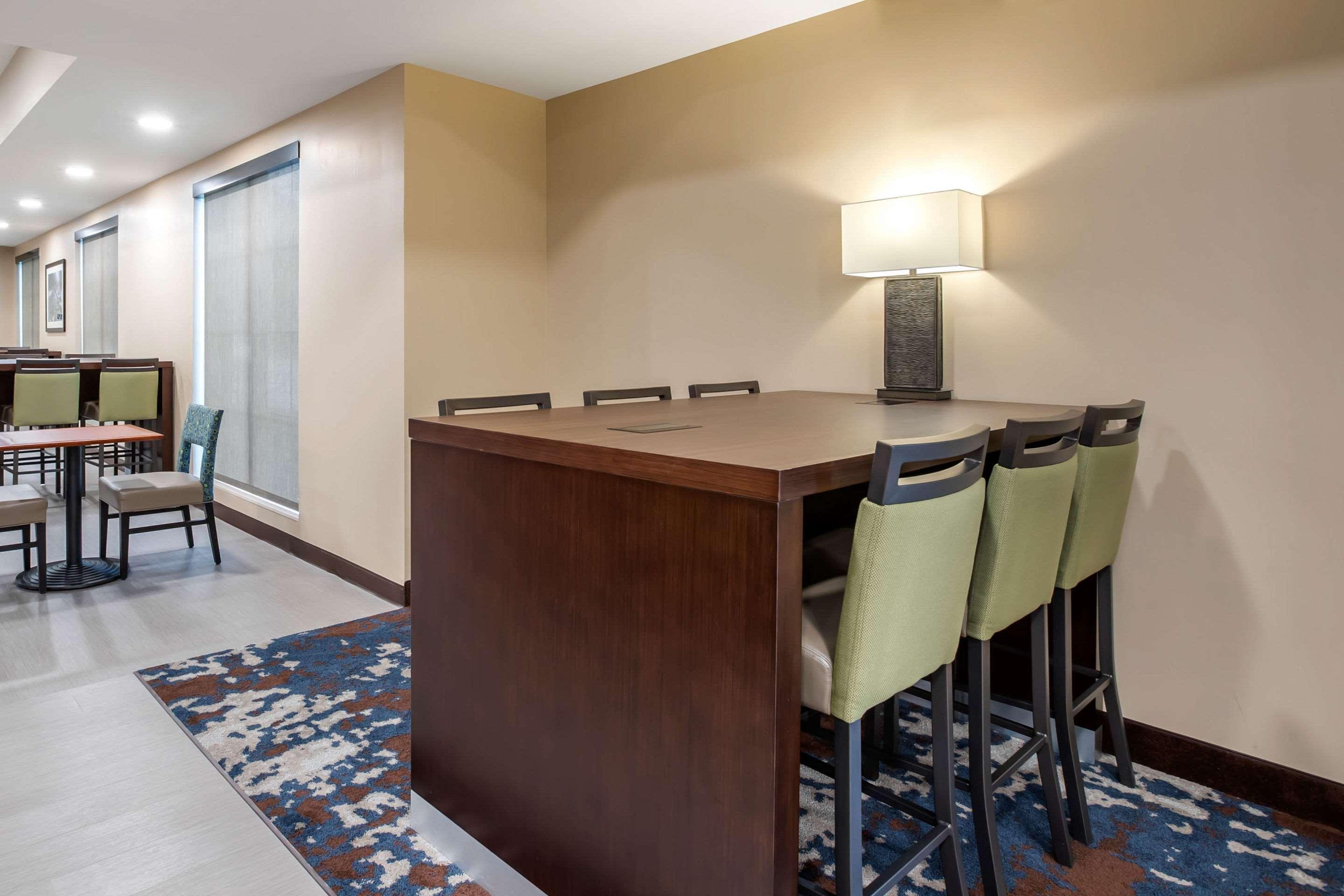 Comfort Inn & Suites Ames Near Isu Campus Екстер'єр фото