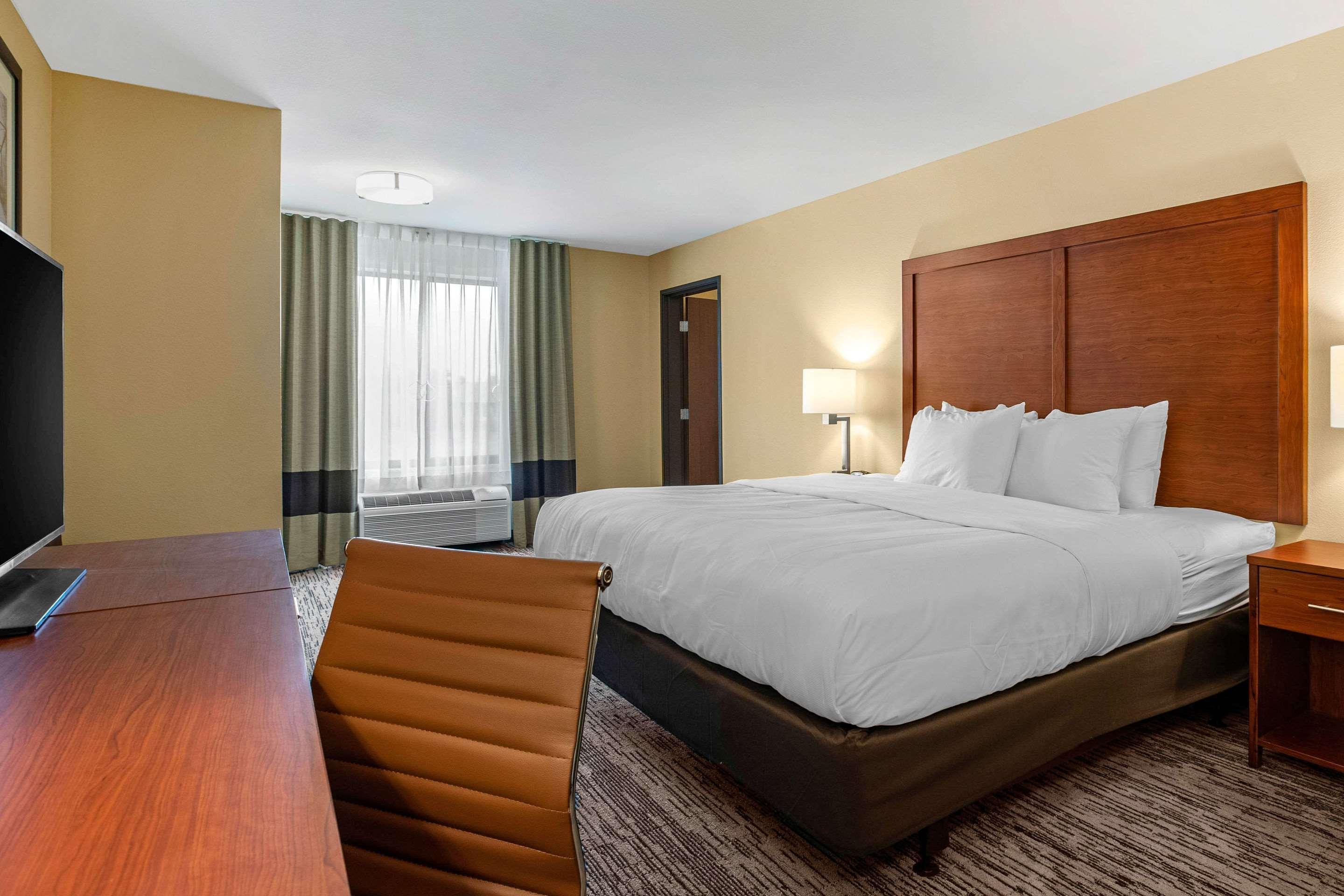 Comfort Inn & Suites Ames Near Isu Campus Екстер'єр фото