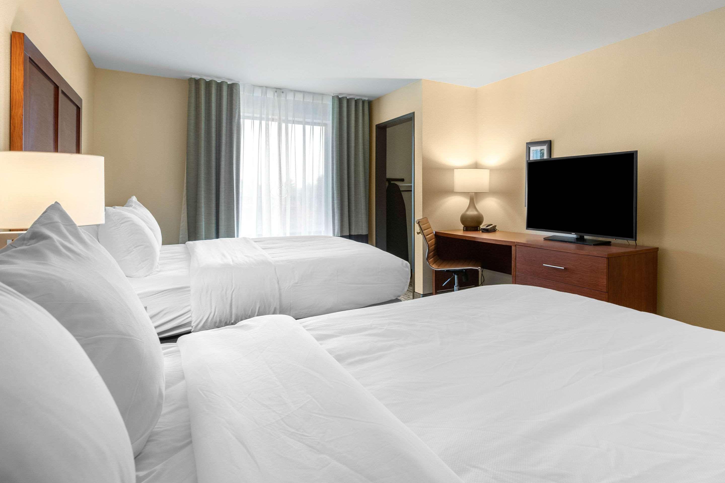 Comfort Inn & Suites Ames Near Isu Campus Екстер'єр фото