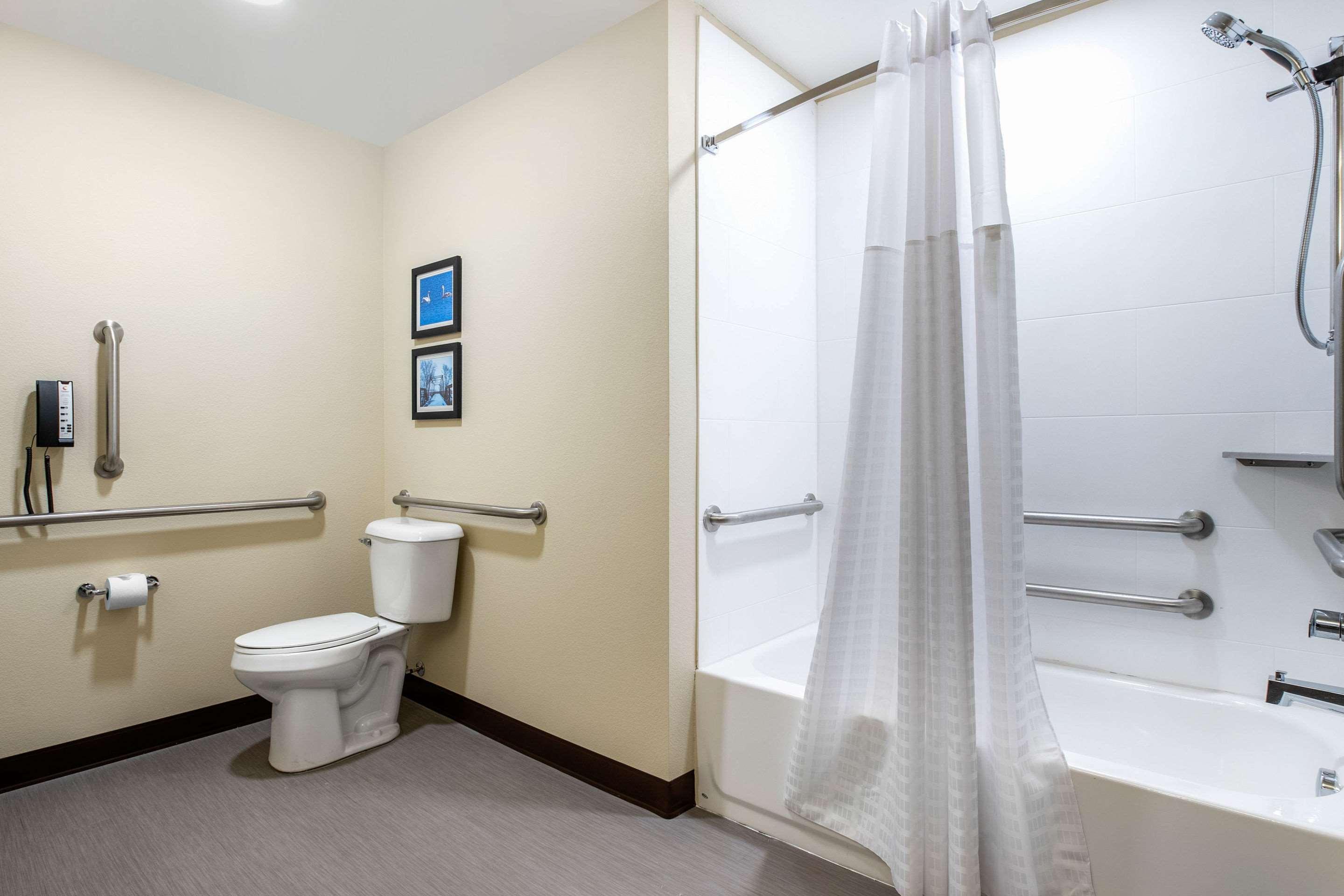 Comfort Inn & Suites Ames Near Isu Campus Екстер'єр фото