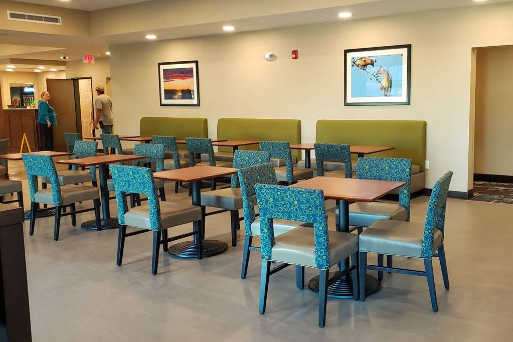 Comfort Inn & Suites Ames Near Isu Campus Ресторан фото